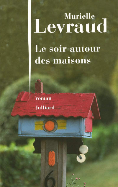 Le Soir autour des maisons