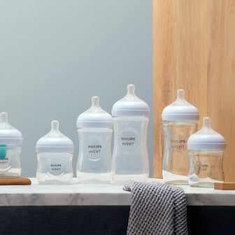 Philips Avent Biberon en verre à Réponse Naturelle - 120 ml, sans BPA pour les nouveau-nés de 0 mois et + (modèle SCY930/01)