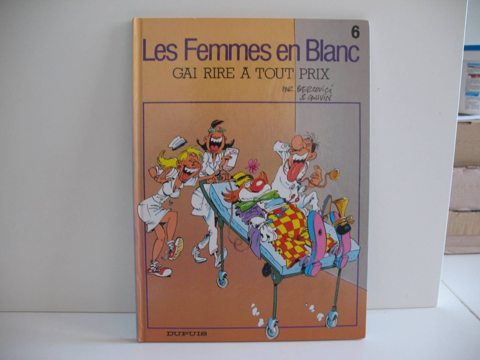 Les femmes en blanc, n° 6 : Gai rire à tout prix