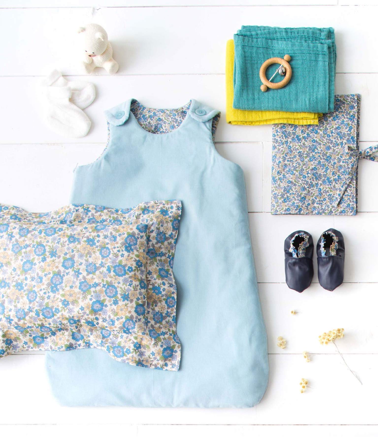 Tout coudre pour son bébé: Vêtements jouets et accessoires